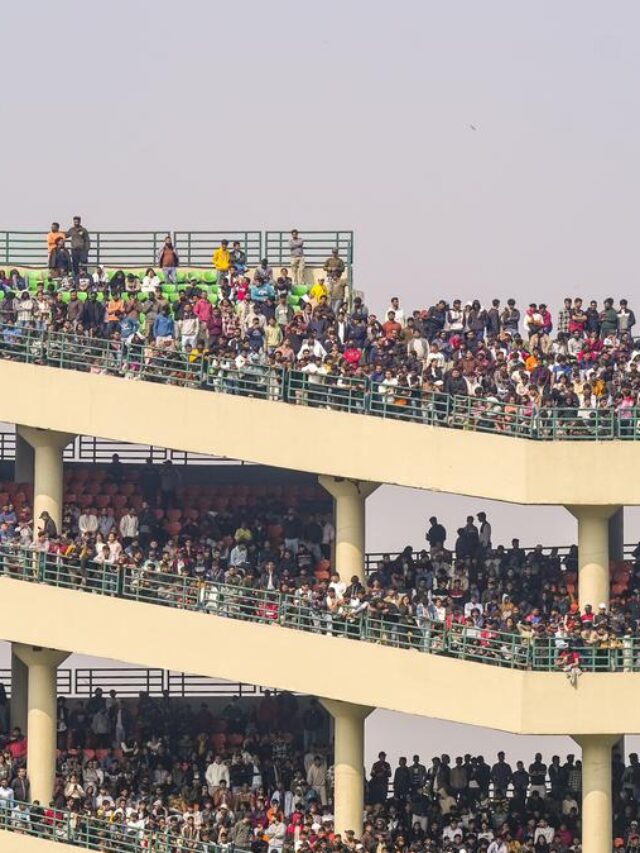 Delhi Stadium Overflows: Ranji Trophy Enthusiasts Struggle to Find Space!